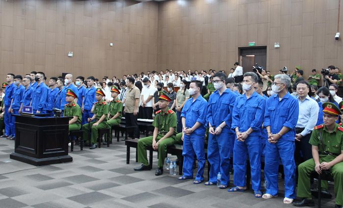 Các bị cáo tại phiên tòa.
