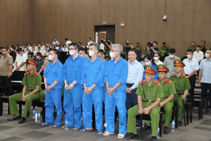 Các bị cáo tại phiên tòa.