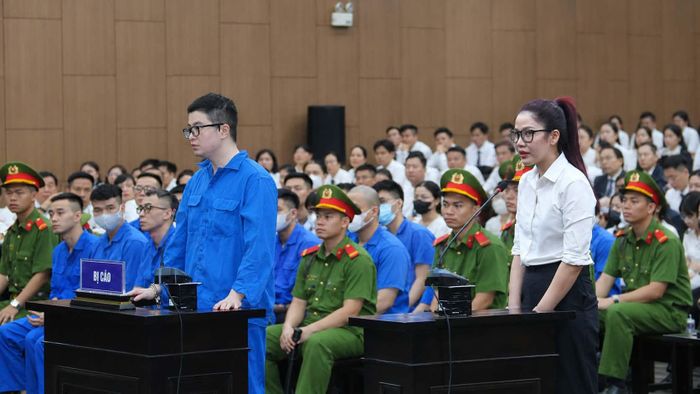 Bị cáo Phó Đức Nam (tức Mr Pips) và bạn gái là bị cáo Nguyễn Thanh Tâm.
