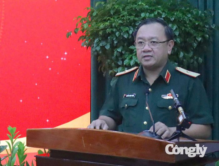 Thiếu tướng Nguyễn Thành Trung - Chính ủy Bộ Tư lệnh TP.HCM phát biểu.