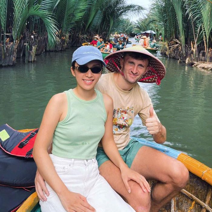 Cặp đôi vượt qua khoảng cách địa lý để đến với nhau