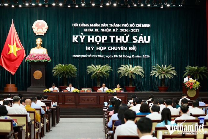 Toàn cảnh kỳ họp thứ 6 (kỳ họp chuyên đề) HĐND TPHCM sáng 29/10. Ảnh: Phước Sáng