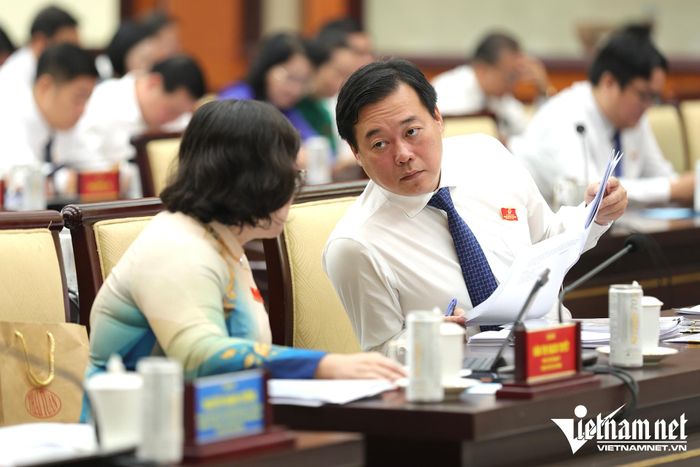 Các đại biểu tham dự kỳ họp thứ 6 (kỳ họp chuyên đề) HĐND TPHCM sáng 29/10. Ảnh: Phước Sáng