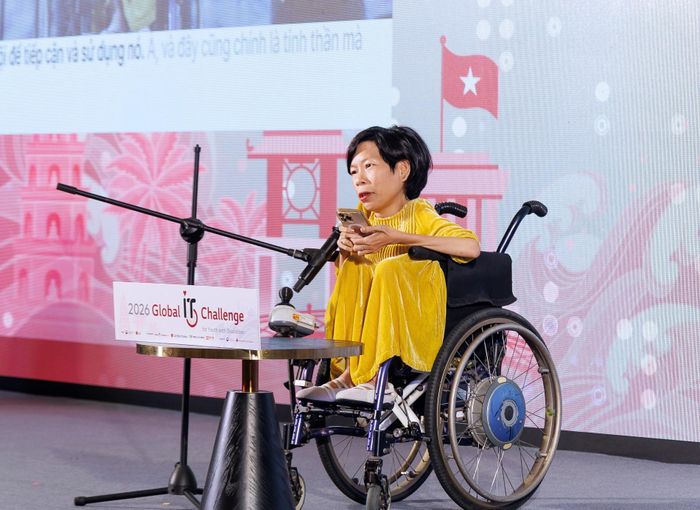 Bà Nguyễn Thị Vân, Chủ tịch HĐQT Công ty CP Nghị lực sống - DN Xã hội, Chủ tịch CLB doanh nhân trẻ tạo tác động xã hội, phát biểu tại hội thảo. Ảnh: Mai Tiến Dũng