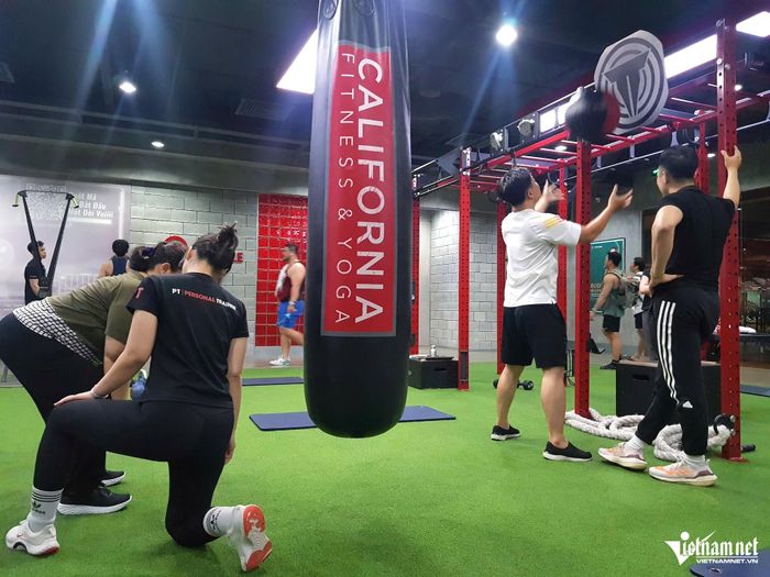 Nhiều chi nhánh của California Fitness & Yoga bất ngờ đóng cửa khiến hội viên mua thẻ tập lâu dài không khỏi lo lắng. Ảnh: Thu Hà