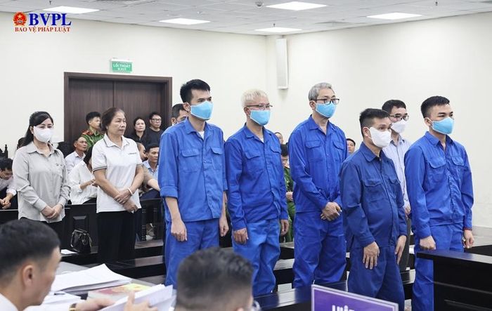  Các bị cáo tại phiên xét xử.