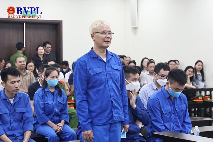 Bị cáo Phạm Văn Hoành trước bục khai báo.