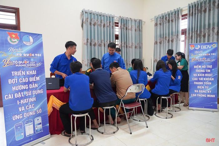 Ngày hội “Tôi yêu Tổ quốc tôi” cấp tỉnh với chủ đề “Yêu Tổ quốc bằng hành động số” và phát động đợt cao điểm phổ cập kỹ năng số, hưởng ứng Ngày Chuyển đổi số quốc gia năm 2026 được tổ chức tại xã Sơn Tây.