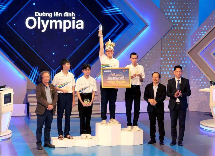  Gia Bảo giành vòng nguyệt quế trong cuộc thi quý I, Đường lên đỉnh Olympia năm thứ 26. (Ảnh: VTV). 