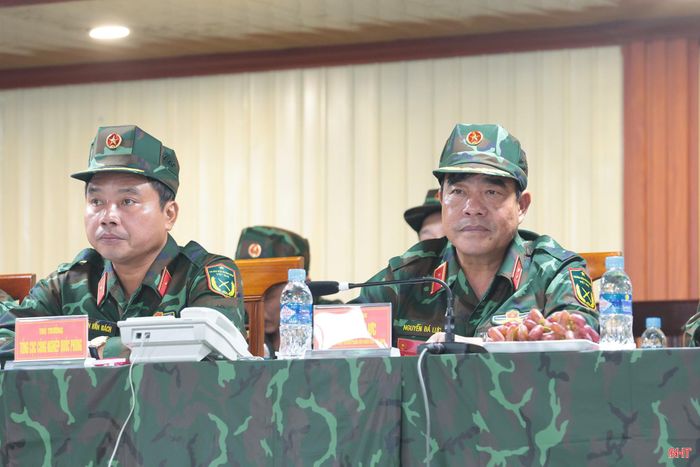 Trung tướng Nguyễn Bá Lực – Phó Tổng Tham mưu trưởng QĐND Việt Nam, Phó Trưởng ban Thường trực Ban Chỉ đạo diễn tập PT-26 (Bộ Quốc phòng) dự hội nghị.