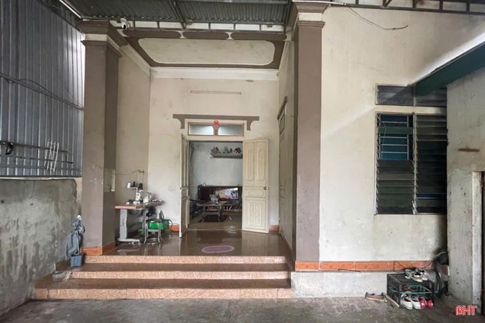 Ngôi nhà tình thương được hỗ trợ xây dựng cho bố mẹ chồng chị Đàm Thị Lĩnh trước đây, nay là nơi sinh sống của vợ chồng chị và các con.