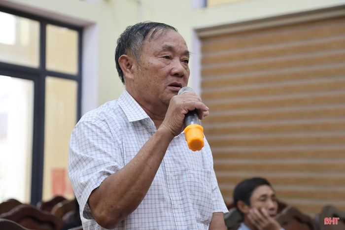 Ông Mai Xuân Vị (TDP Đông Yên 1) kiến nghị một số nội dung về khám sàng lọc cho người khuyết tật trên địa bàn.