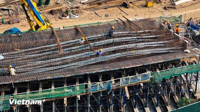Các hạng mục hầm kín, hầm hở và đường dẫn đang được thi công. (Ảnh: Hoài Nam/Vietnam+)