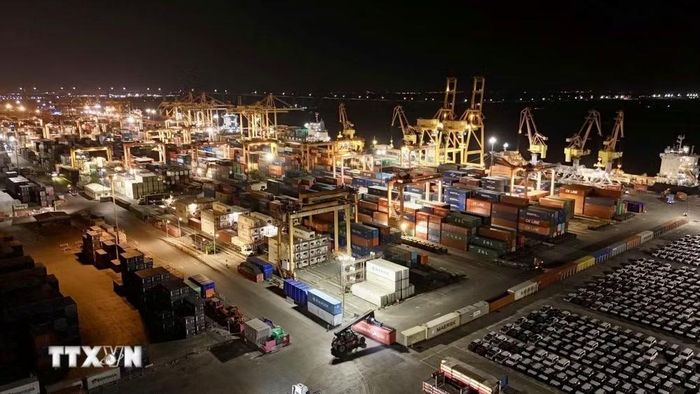 Cảng Hải Phòng đang viết tiếp "lời căn dặn của Người" bằng tinh thần đổi mới sáng tạo, hiện đại hóa hạ tầng, khẳng định vị thế "trái tim kinh tế biển" của cả nước. (Ảnh: TTXVN phát)