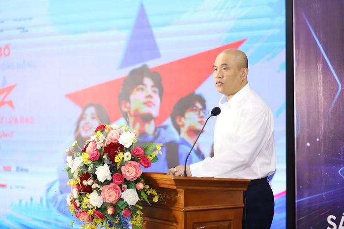 Đại tá Hà Văn Bắc, Phó Cục trưởng Cục An ninh mạng, Bộ Công an, nhấn mạnh, công tác phòng, chống lừa đảo trực tuyến không thể chỉ dừng lại ở việc cảnh báo những thủ đoạn đã xảy ra, mà cần chủ động xây dựng năng lực nhận diện, khả năng ứng phó và sức đề kháng của cộng đồng trước những nguy cơ liên tục biến đổi. (Ảnh: PV/Vietnam+)