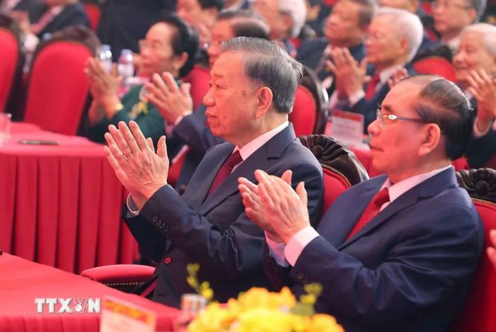 Tổng Bí thư, Chủ tịch nước Tô Lâm cùng các đại biểu dự buổi lễ. (Ảnh: Văn Điệp/TTXVN)