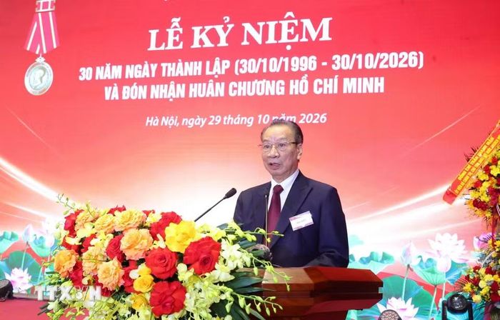 Giáo sư, Tiến sỹ Phùng Hữu Phú, nguyên Ủy viên Trung ương Đảng, nguyên Phó Chủ tịch Thường trực Hội đồng Lý luận Trung ương phát biểu. (Ảnh: Văn Điệp/TTXVN)