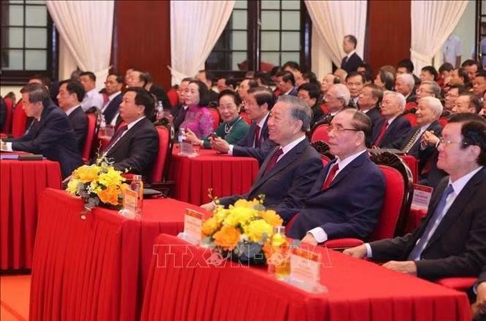 Tổng Bí thư, Chủ tịch nước Tô Lâm cùng các đồng chí lãnh đạo, nguyên lãnh đạo Đảng, Nhà nước dự buổi lễ. Ảnh: Văn Điệp/TTXVN