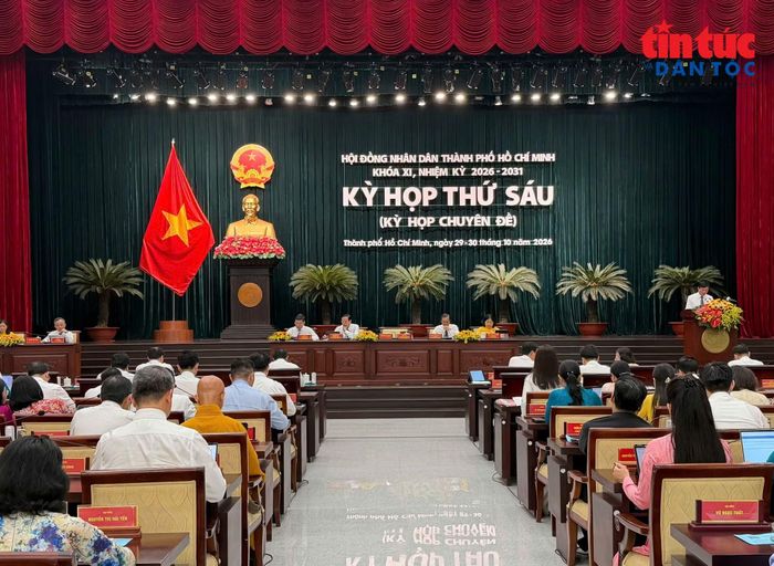 HĐND TP Hồ Chí Minh xem xét quy hoạch tổng thể và các cơ chế, chính sách huy động nguồn lực phát triển Thành phố.