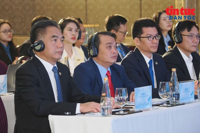 Phó Chủ tịch Thường trực UBND TP Hồ Chí Minh Nguyễn Lộc Hà tham dự hội thảo cùng các đại biểu.