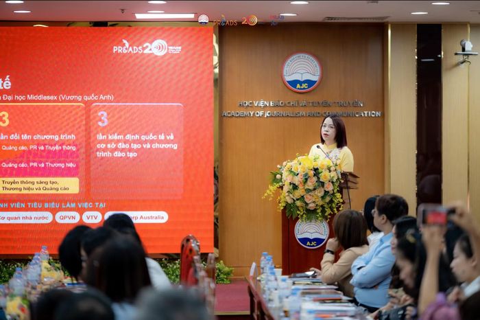 TS. Nguyễn Thị Minh Hiền, Trưởng Khoa Quan hệ công chúng và Quảng cáo chia sẻ thực trạng truyền thông trong kỷ nguyên AI.