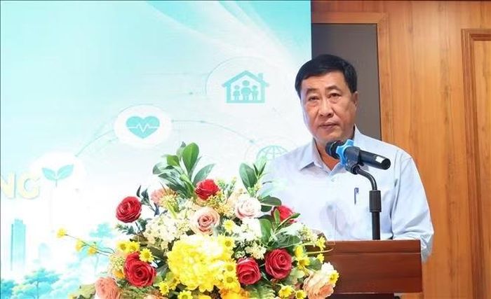 Ông Nguyễn Duy Hiểu, Phó Giám đốc Bảo hiểm xã hội Thành phố Hồ Chí Minh phát biểu tại Tọa đàm.