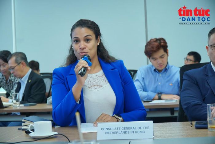 Bà Raissa Anais Marteaux, Tổng Lãnh sự Vương quốc Hà Lan tại TP Hồ Chí Minh, khẳng định cam kết hợp tác với Việt Nam trong phát triển hệ sinh thái bán dẫn.