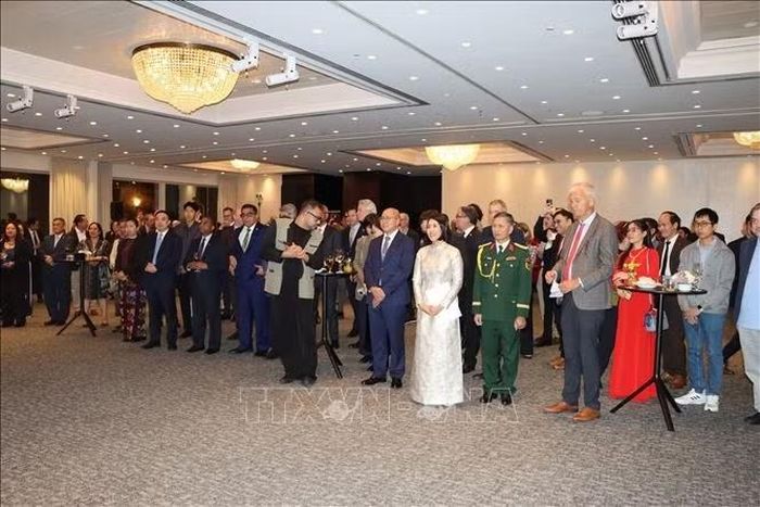 Đông đảo khách mời là quan chức Bỉ, EU, đại diện ngoại giao đoàn và bạn bè quốc tế dự lễ kỷ niệm 81 năm Quốc khánh nước CHXHCN Việt Nam tại Brussels. Ảnh: Duy Tùng/PV TTXVN tại Bỉ
