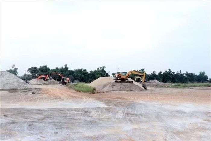 Bến Bình Lang thuộc xã Đại Sơn có đầy đủ thủ tục, được cấp phép và hoạt động ổn định.