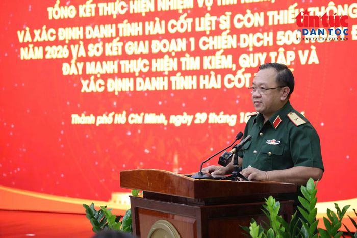 Thiếu tướng Nguyễn Thành Trung, Chính ủy Bộ Tư lệnh TP Hồ Chí Minh, chia sẻ các thông về tìm kiếm, quy tập và xác định danh tính hài cốt liệt sĩ.