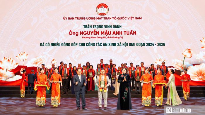 Anh Mậu Tuấn được vinh danh vì có nhiều đóng góp cho công tác an sinh xã hội.