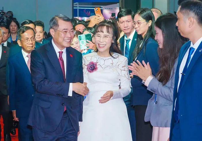 Thủ tướng Lê Minh Hưng tham dự phiên toàn thể cấp cao và đối thoại tại Diễn đàn Kinh tế mùa Thu 2026