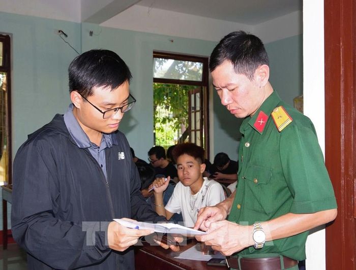 Công tác khám sơ tuyển quân năm 2027 tại thành phố được thực hiện theo phương châm "Tuyển người nào, chắc người đó". Ảnh: Mai Trang - TTXVN