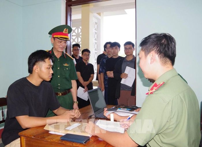 Công tác khám sơ tuyển quân năm 2027 tại thành phố Huế được thực hiện theo phương châm "Tuyển người nào, chắc người đó". Ảnh: Mai Trang - TTXVN