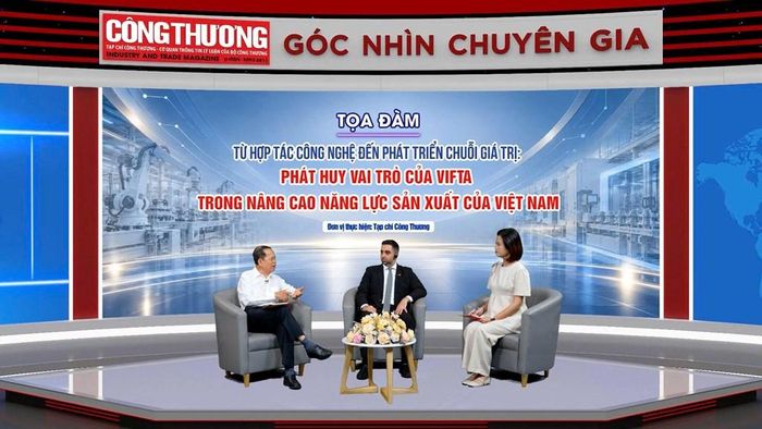Quang cảnh toạ đàm “Từ hợp tác công nghệ đến phát triển chuỗi giá trị: Phát huy vai trò của VIFTA trong nâng cao năng lực sản xuất của Việt Nam”