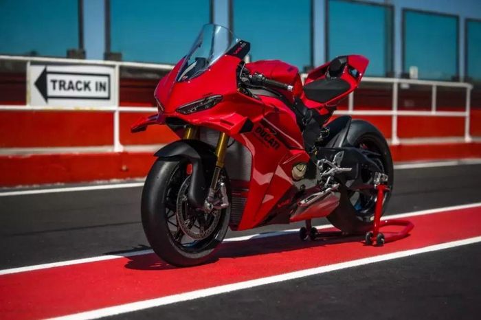 Ducati Panigale V4 2027.