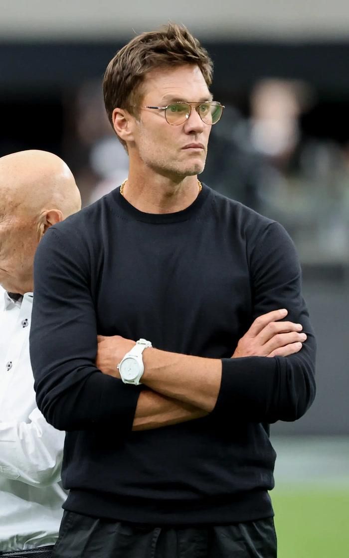 Tom Brady được cho là đã hẹn hò với Candice Swanepoel trong nhiều tháng.