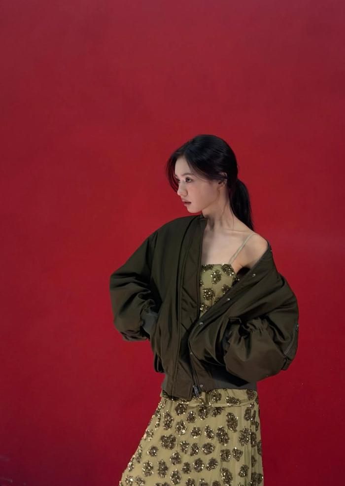  Ahn Eun Jin đăng tải lên trang mạng xã hội cá nhân nhiều hình ảnh mới mà không kèm theo bất kỳ dòng chú thích nào.