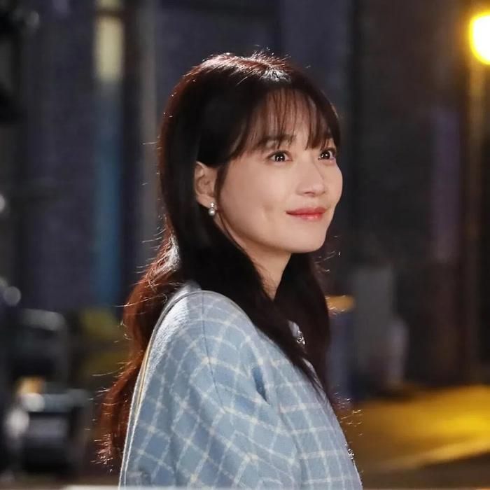 Ngoài đời sống riêng tư, Shin Min Ah cũng chia sẻ về quá trình thực hiện bộ phim The Remarried Empress.