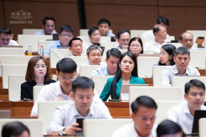Ngày 29/10, Quốc hội thảo luận tại hội trường về dự án Luật Đất đai (sửa đổi)
