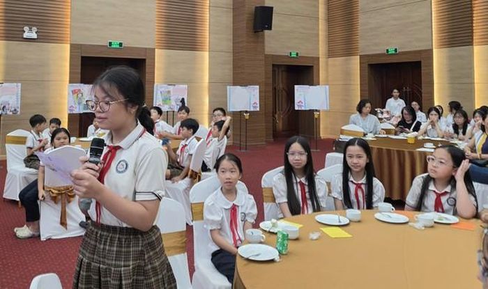 Các em học sinh tham gia Diễn đàn "Lắng nghe em nói"