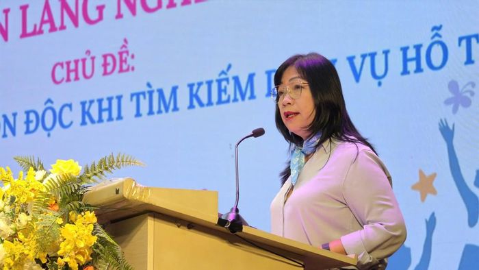 Bà Dương Thị Ngọc Linh, Giám đốc Trung tâm Hỗ trợ Phụ nữ và Phát triển, phát biểu tại Diễn đàn