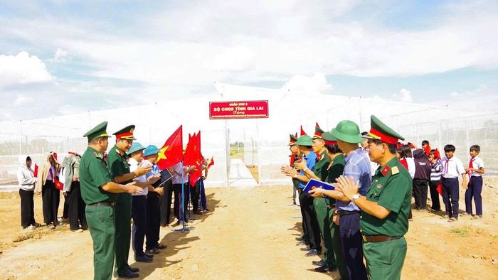 Lễ khánh thành và tặng "Vườn rau học đường" cho Trường học cũng diễn ra cùng ngày.