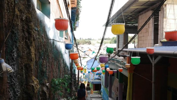 Làng Kampung Warna Warn