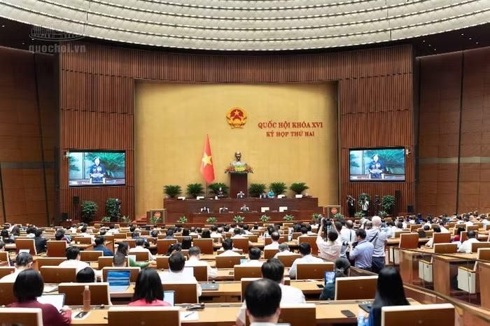 Toàn cảnh phiên thảo luận ở hội trường chiều 29/10