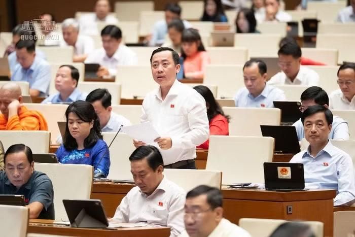 Đại biểu Đào Chí Nghĩa, đoàn đại biểu Quốc hội thành phố Cần Thơ phát biểu