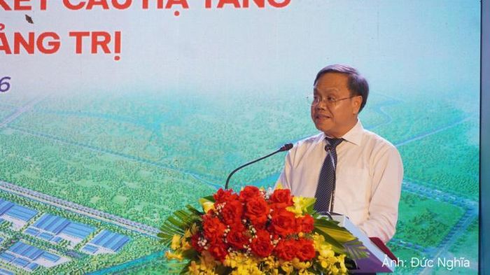 Ông Lê Đức Tiến, Phó Chủ tịch UBND tỉnh Quảng Trị phát biểu tại lễ khởi công.
