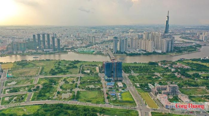 TP. Hồ Chí Minh đề xuất quy hoạch siêu đô thị với 5 cực động lực, lấy công nghiệp công nghệ cao, logistics và kinh tế biển làm nền tảng tăng trưởng.