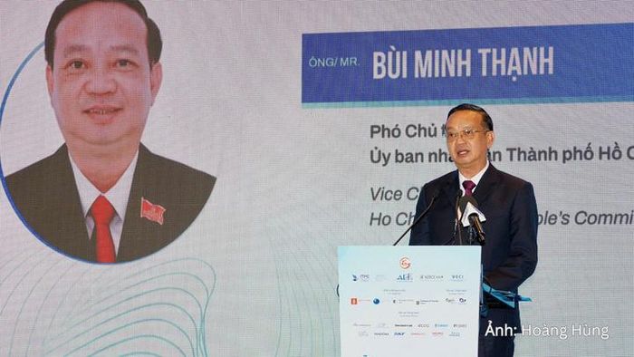 Ông Bùi Minh Thạnh, Phó Chủ tịch UBND TP. Hồ Chí Minh phát biểu tại diễn đàn.