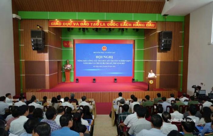 Toàn cảnh hội nghị.